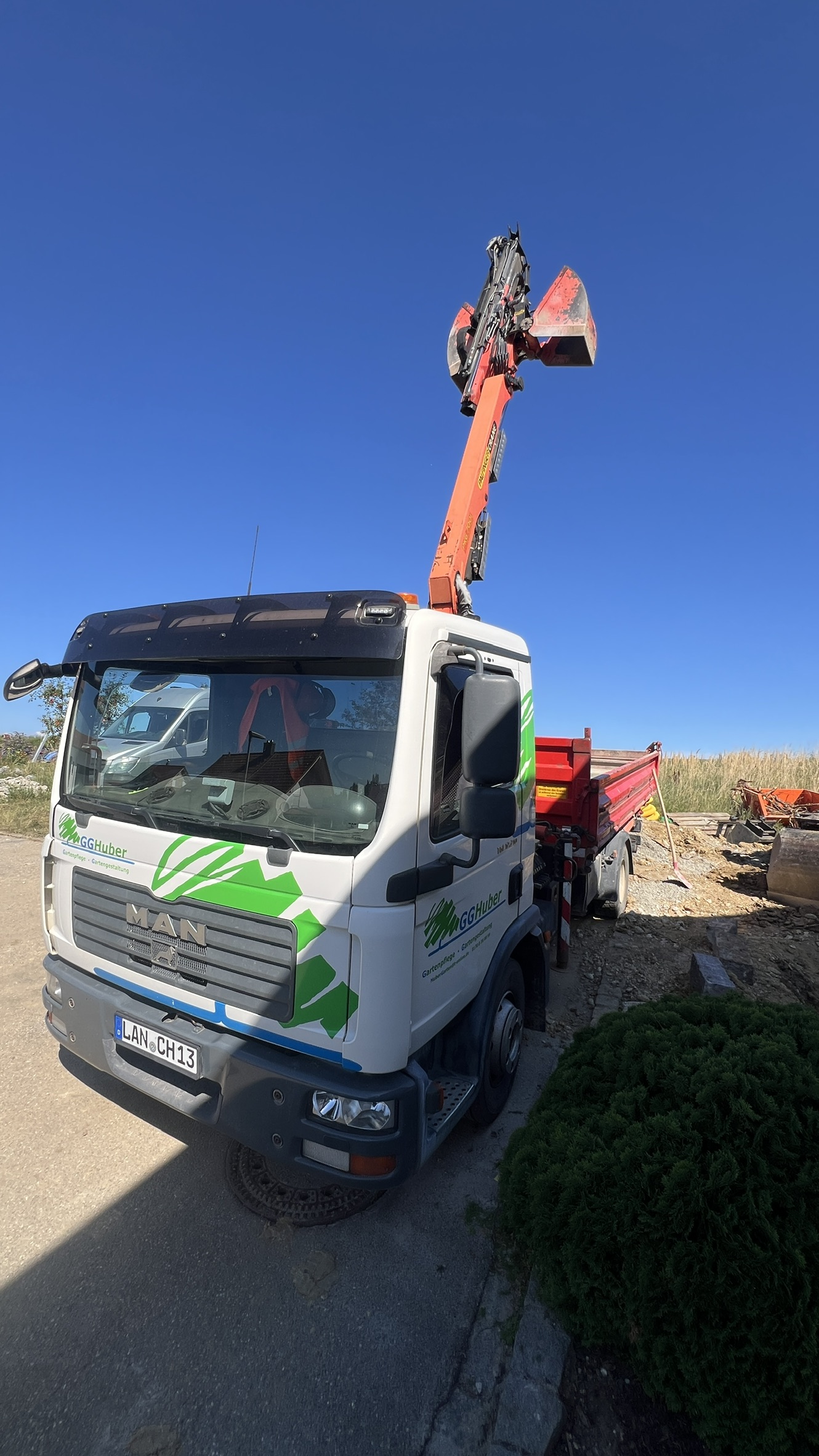Materialtransport LKW – GG Huber Gartenbau